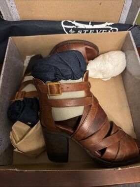 Freebird Claw Brown Leather Strappy Block Heel Sandals 8